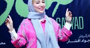 ژیلا صادقی از پدر و مادرش حلالیت طلبید/ عکس