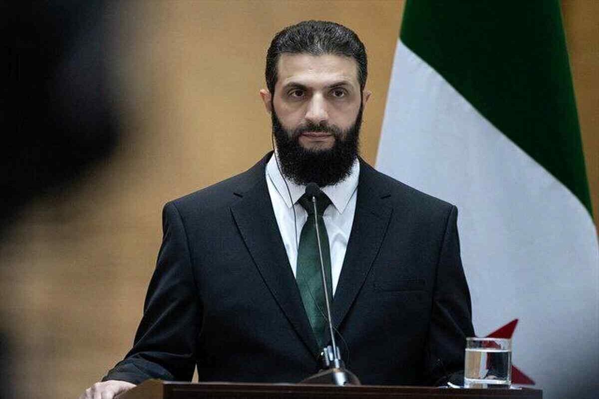 جولانی و همسرش با استایل متفاوت در مکه/ فیلم