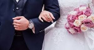 عکسی از مراسم ازدواج گروهی در نوار غزه با لباس جالب عروس ها