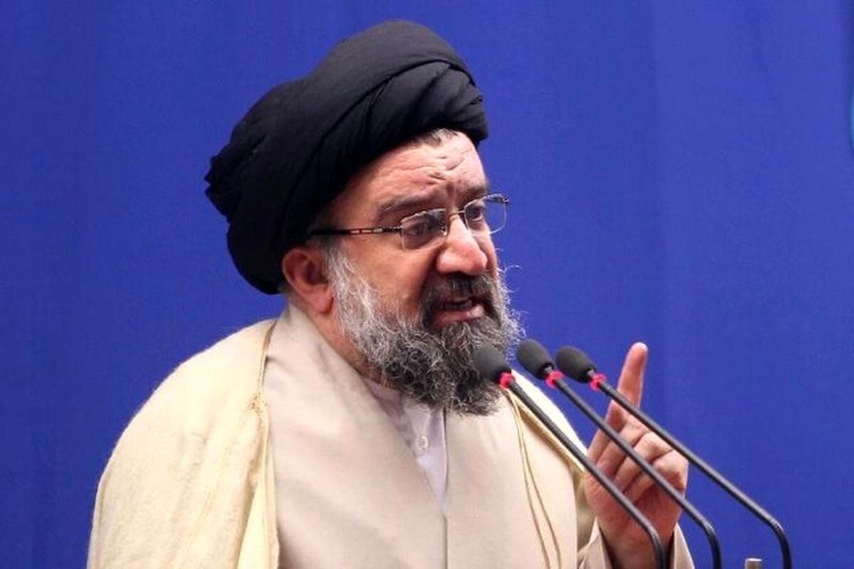 احمد خاتمی: با مشت بر دهان اغتشاشگران می کوبیم
