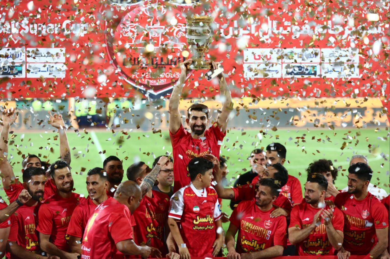 برد بزرگ و شیرین بیرانوند مقابل پرسپولیس!/سنگربان تراکتور یک جام از پرسپولیس گرفت