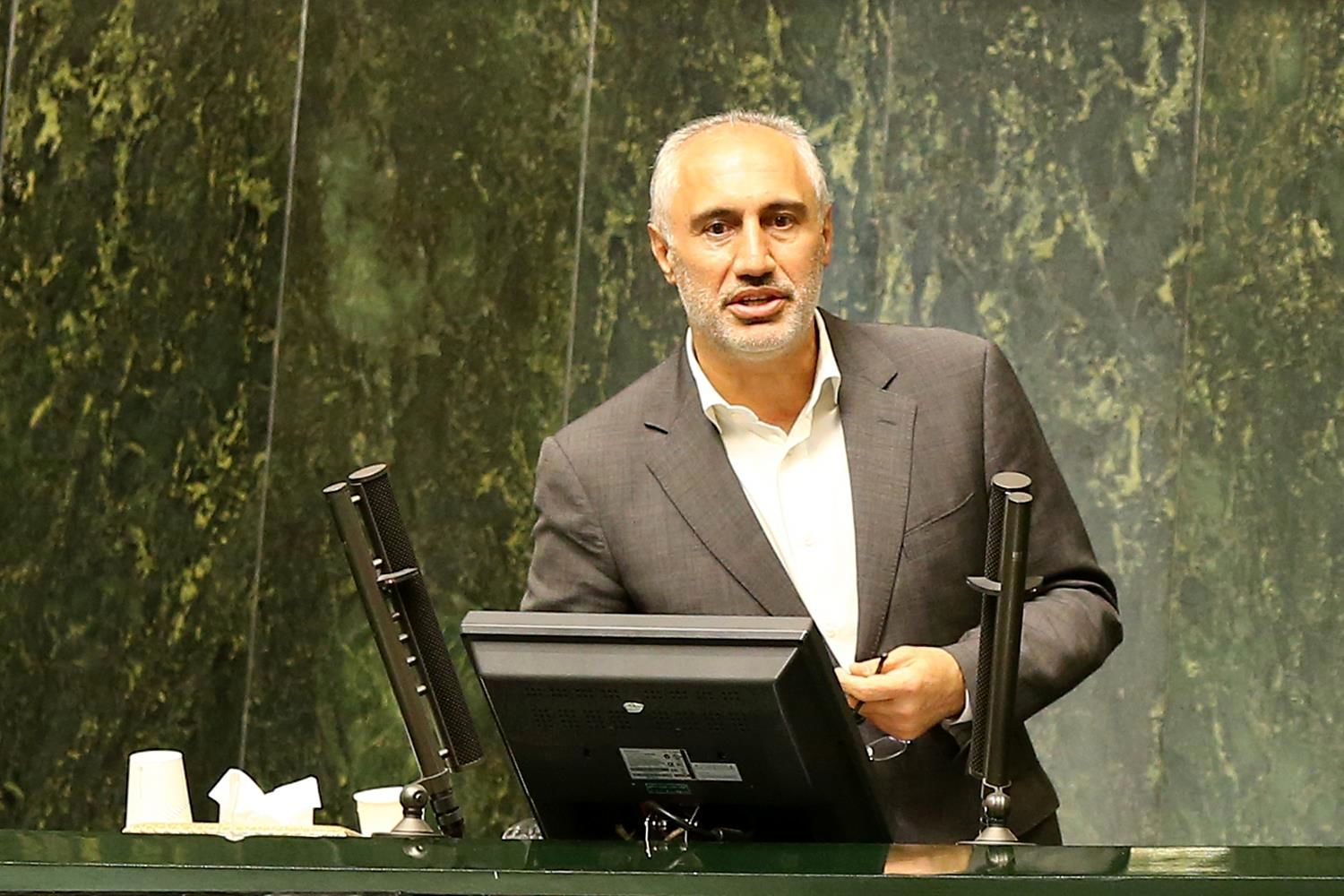 کاهش پول غذا و داروی مردم با واردات بنزین بیشتر