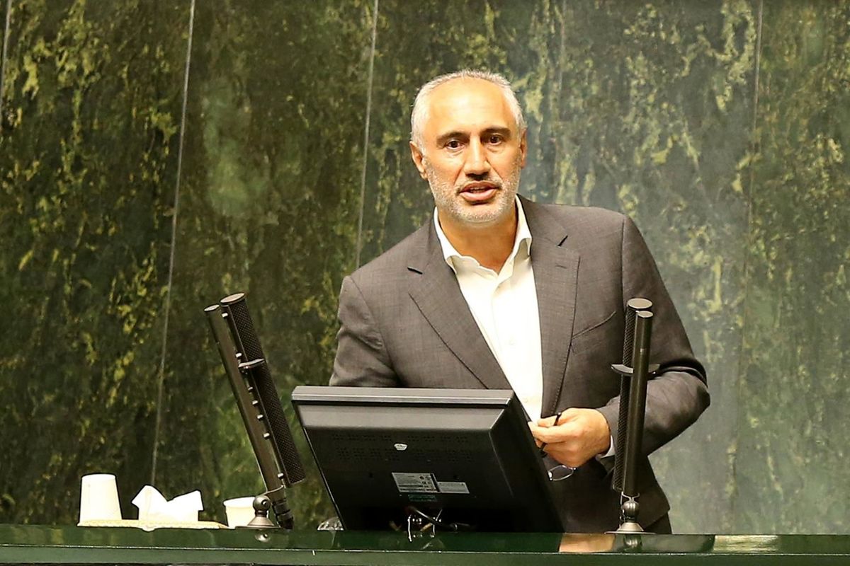 کاهش پول غذا و داروی مردم با واردات بنزین بیشتر