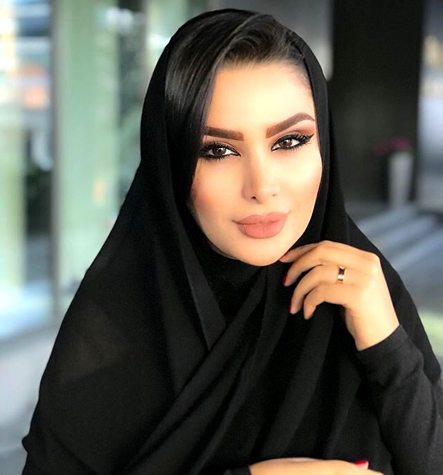 دنیا جهانبخت حیثیت خواننده معروف را برد /همه چیز را می‌گویم!