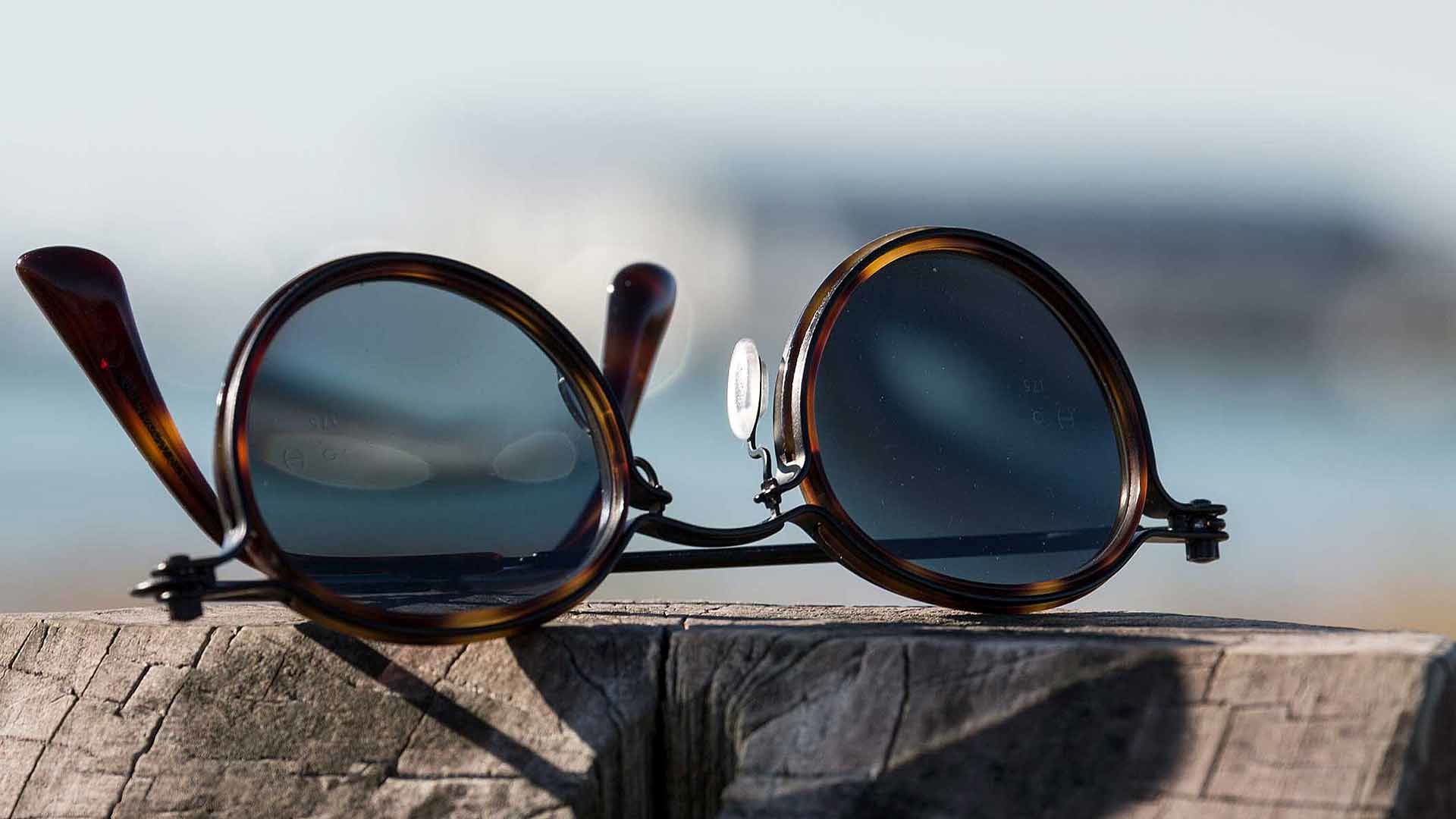 این ساعت‌ها حتما عینک آفتابی بزنید