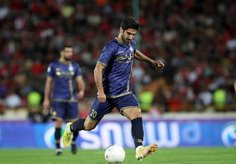 حسینی در نزدیکی آلومینیوم