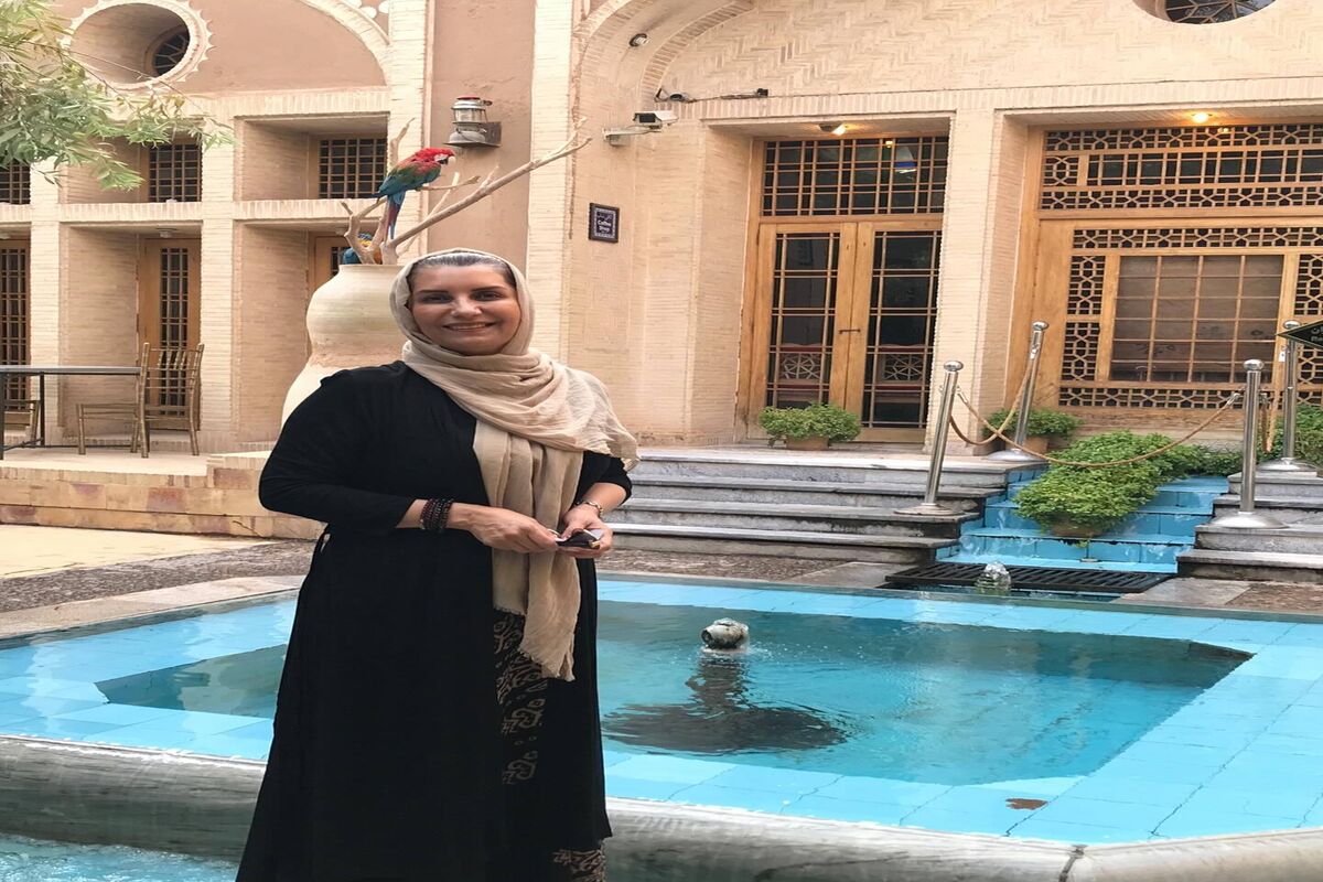 جشن تولد صمیمانه فریبا کوثری برای دوستش/ عکس