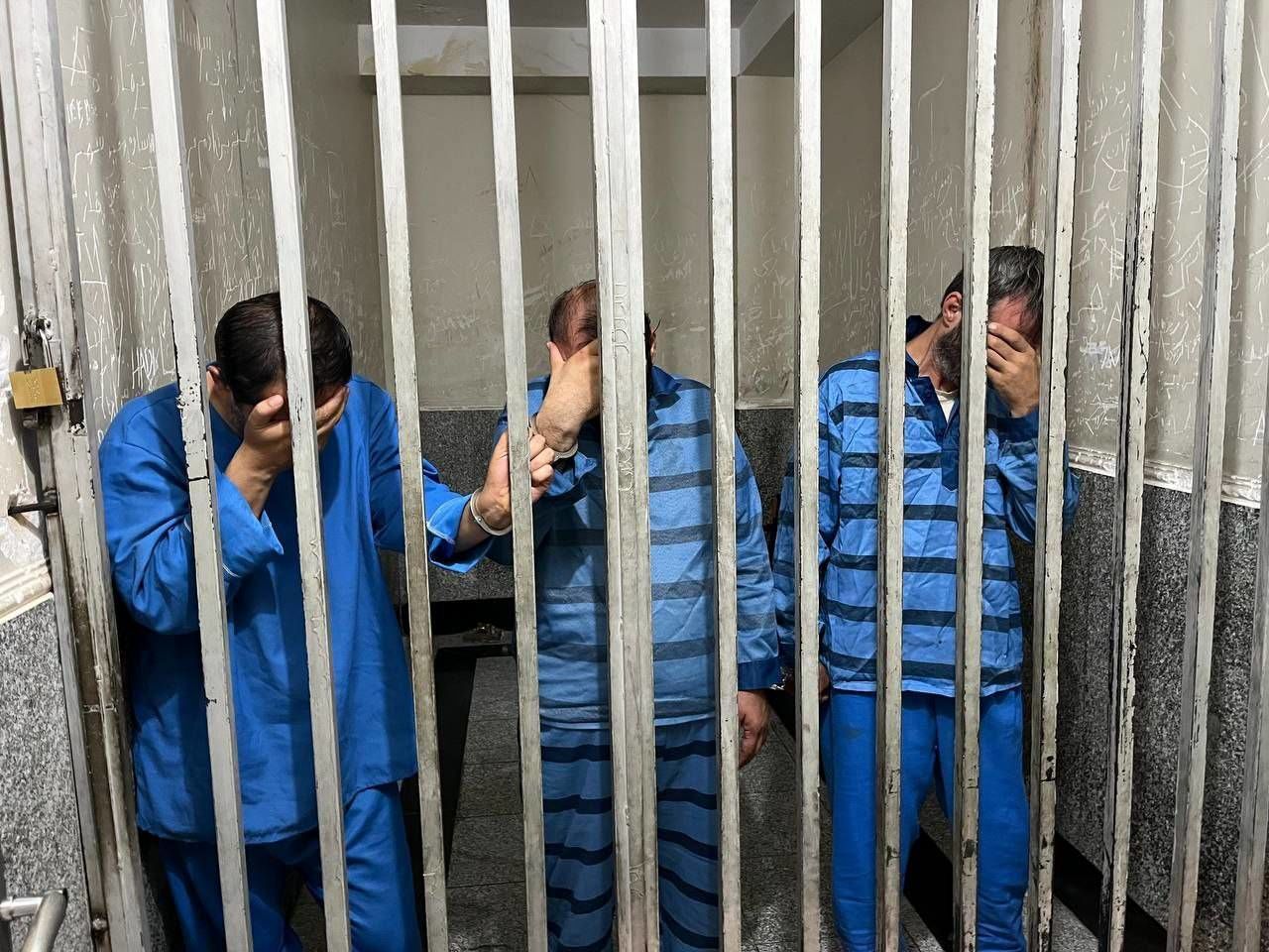 انهدام باند اخاذی از طلافروشی‌ها و صرافی‌ها توسط مأموران قلابی