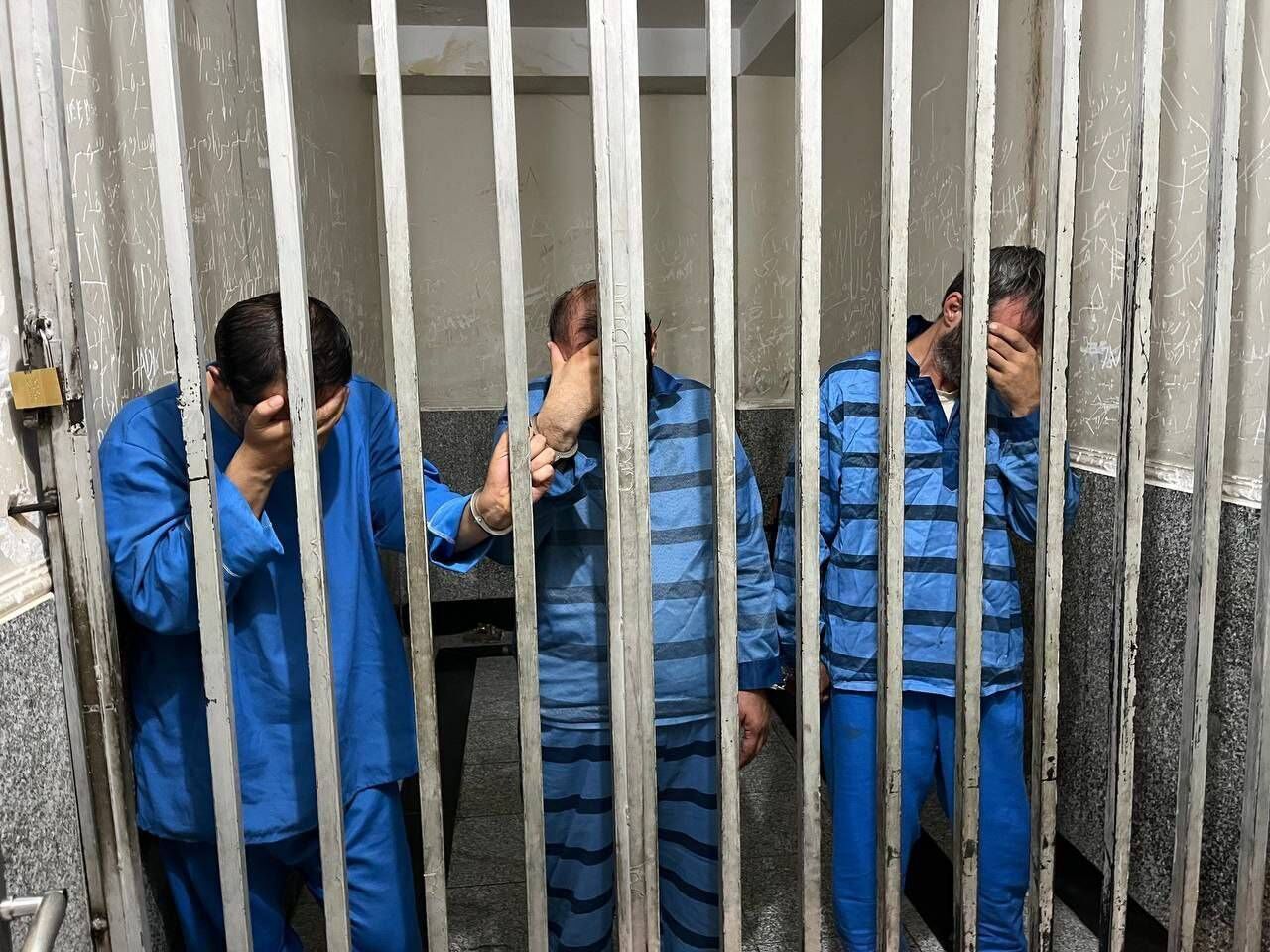 انهدام باند اخاذی از طلافروشی‌ها و صرافی‌ها توسط مأموران قلابی