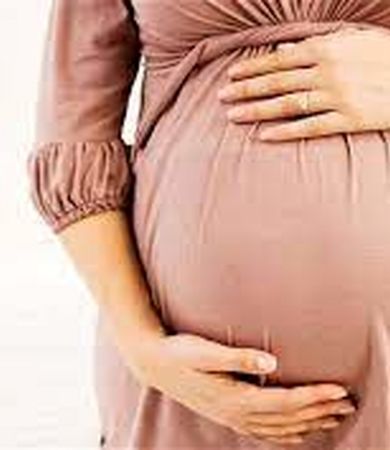 بارداری سیاه دختر ۲۶ ساله از کارگردان مشهور سینمای ایران