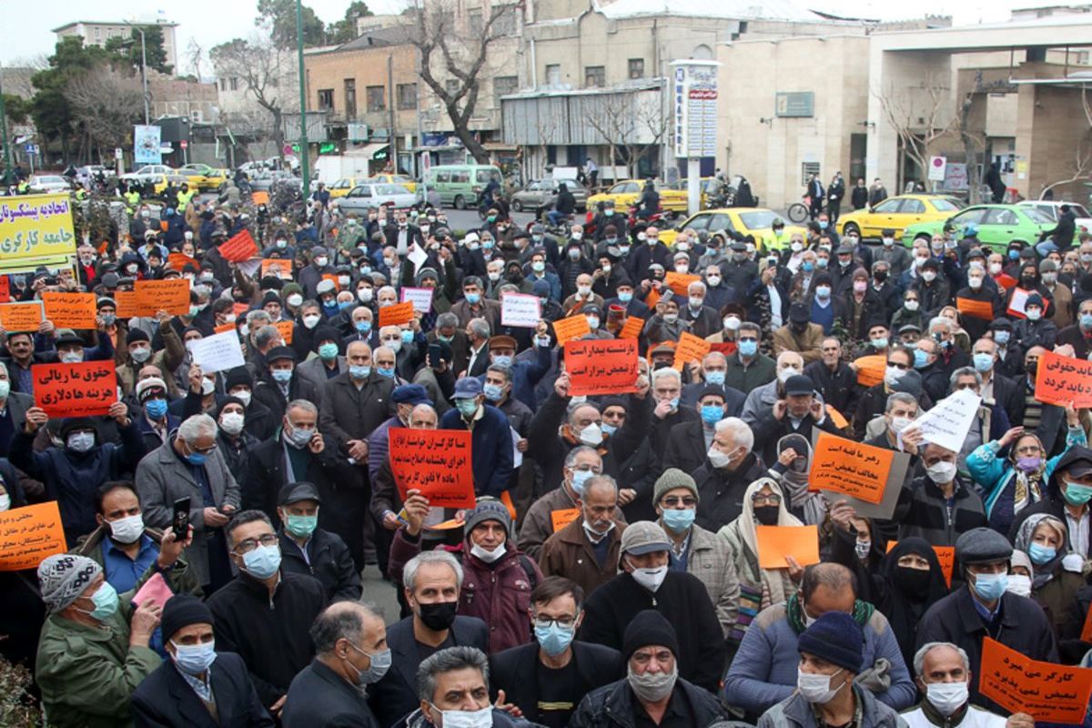 بازنشستگان کشوری و فرهنگی تجمع کردند/خواسته آنها چه بود؟