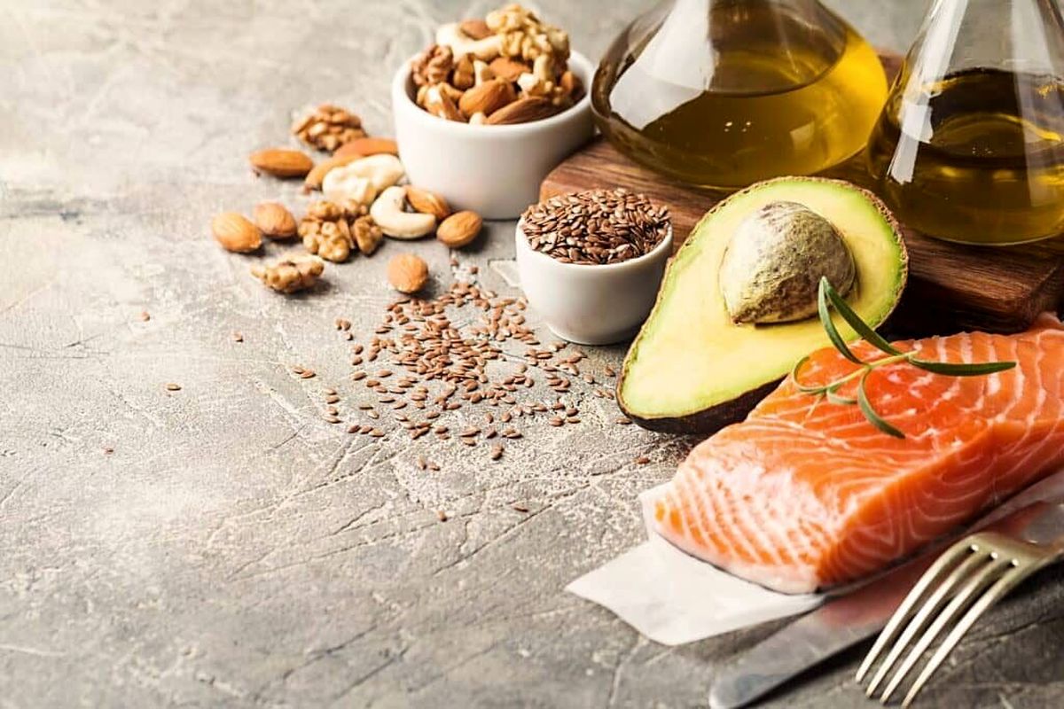 عوارض این غذاهای ناسالم پرطرفدار را با مصرف امگا ۳ از بین ببرید!