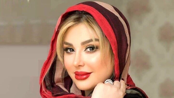 نیوشا ضیغمی در دنج‌ترین کافه تهران!