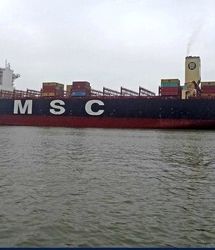 گزینه توقیف کشتی‌های تجاری در تنگه هرمز روی میز تهران است؟