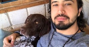 سلفی آسانسوری مهرداد صدیقیان با لباس عجیب/ عکس