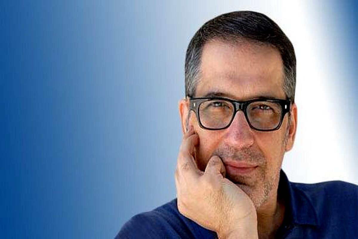 فرهاد جم به صحنه می‌آید