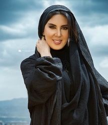 لیلا بلوکات با یک استایل پاییزی آفتابی شد/ عکس