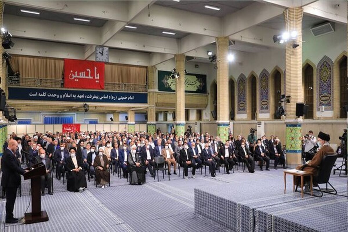 رهبر انقلاب در دیدار با نمایندگان مجلس: سال آخر، سال جبران خلاءها و قصورهاست