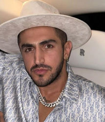  آیسان اسلامی به یامال گفت دختربازی نکند!/ عکس