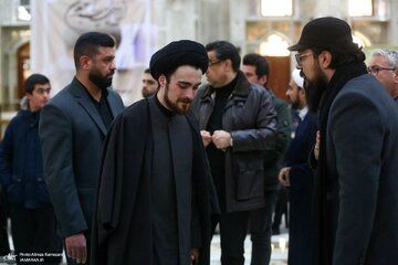تصویر پربازدید و خبرساز از سیداحمد خمینی و همسرش

