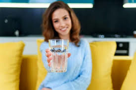 باورهای غلط و درست درباره آب خوردن