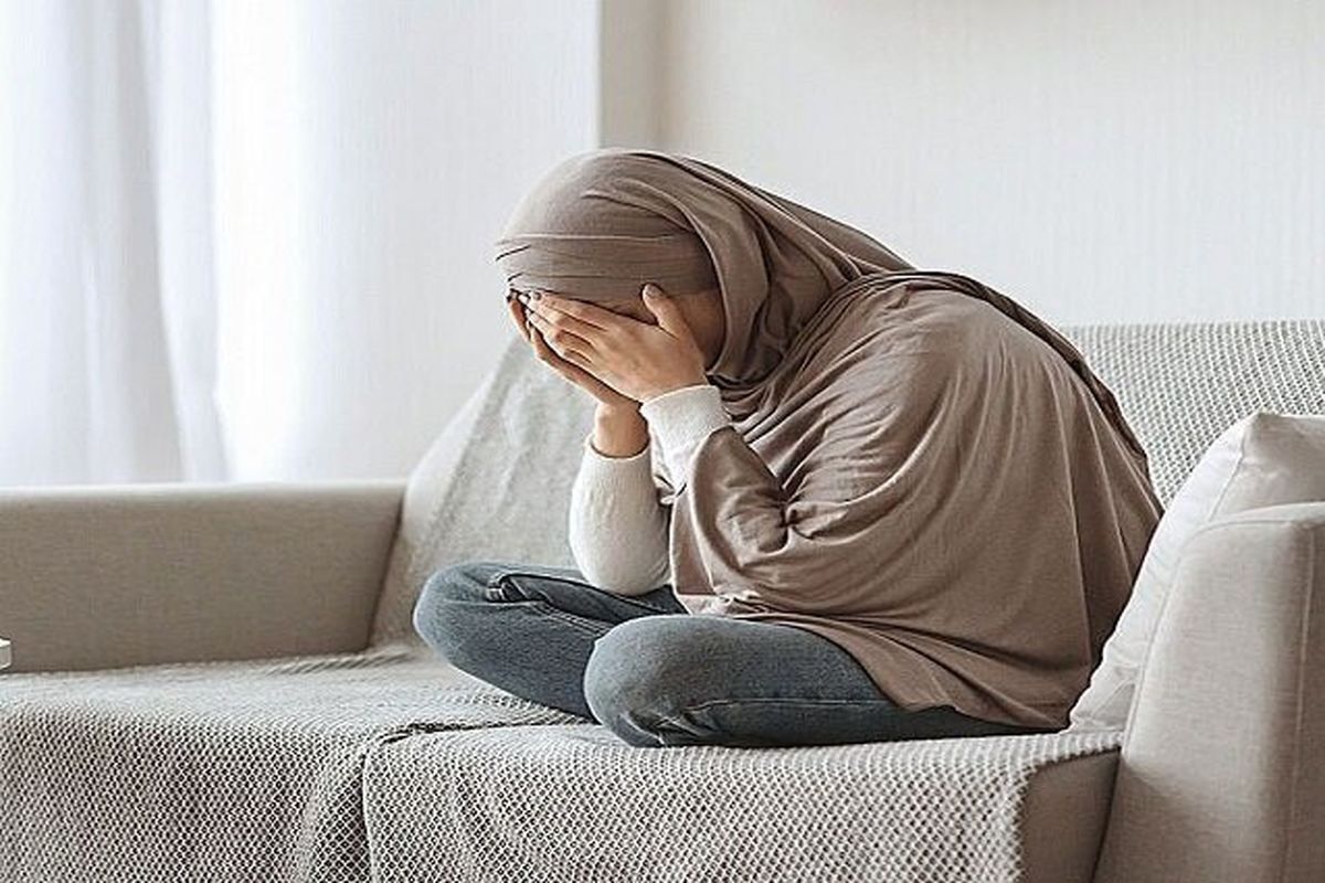 مرد همسایه با کمک دو زنش به من تعرض کرد / از بدن برهنه‌ام فیلم گرفتند