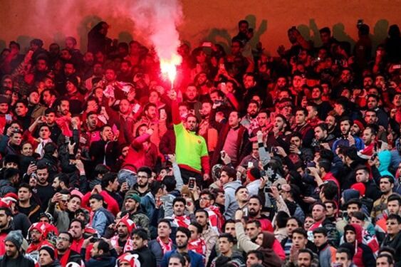 پرسپولیسی‌ها برای تاج شمشیر کشیدند/جلوی تو و تیمت می‌ایستیم!