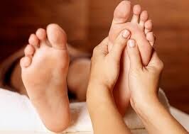 این افراد هرگز ماساژ پا انجام ندهد