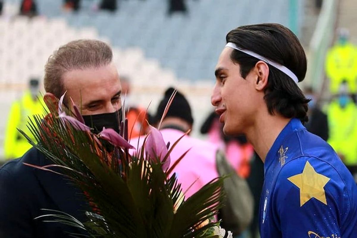 برخورد نادری با گل‌محمدی از نوع سوم!