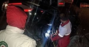 له شدن پراید بین دو تریلی/۵ فوتی و مصدوم