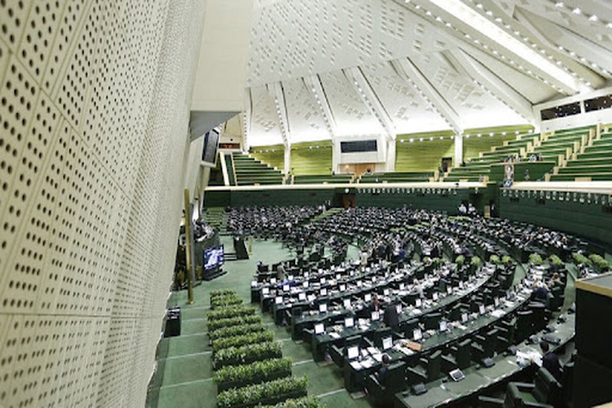 درگیری لفظی دو نماینده درباره واکسن «کرونا»
