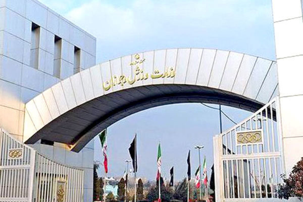 توضیح جنجالی درباره نقش وزیر در استقلال و پرسپولیس