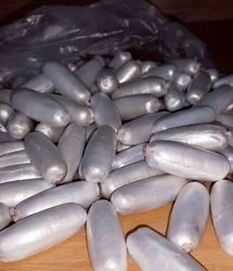 خارج کردن یک کیلو و ۷۸۰ گرم مواد مخدر از شکم ۲ قاچاقچی