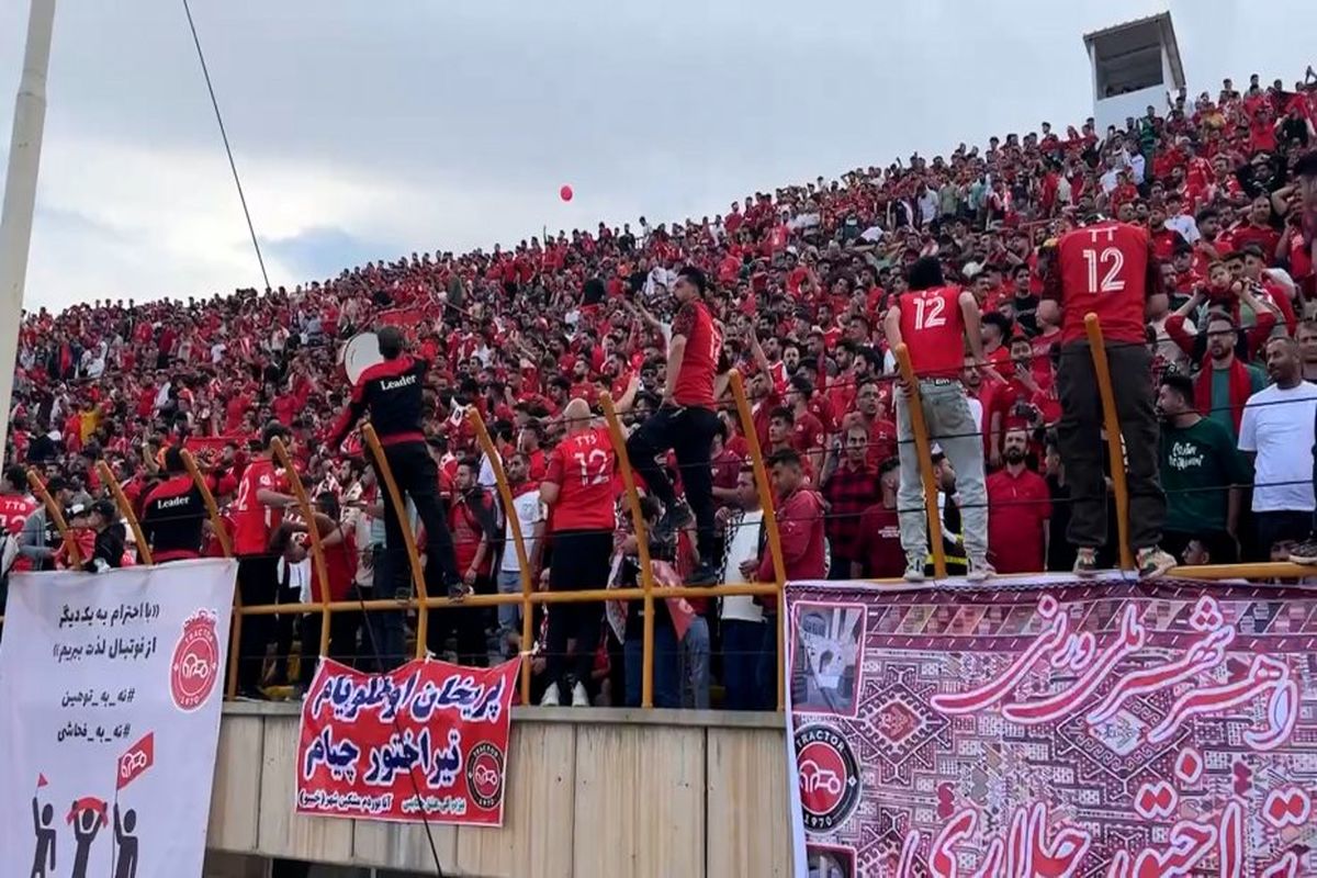 ببینید اتفاق عجیب در بازی تراکتور و شمس آذر؛ پرسپولیسی ها فحش خوردند!