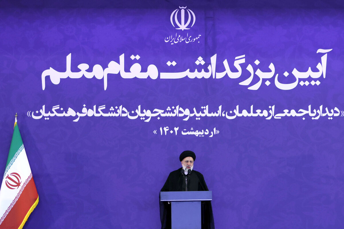 دستور فوری رئیسی برای اصلاح آیین نامه رتبه بندی معلمان