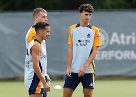 مدافع رئال و چهار پیشنهاد از باشگاه های لیگ برتر انگلیس