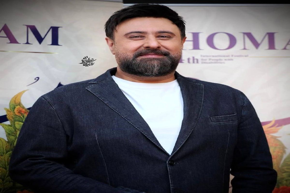 تیپ جوان‌پسند عموپورنگ در کنسرت محمد علیزاده