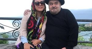 عکس جدید و خانوادگی اکبر عبدی در یک فست‌فودی