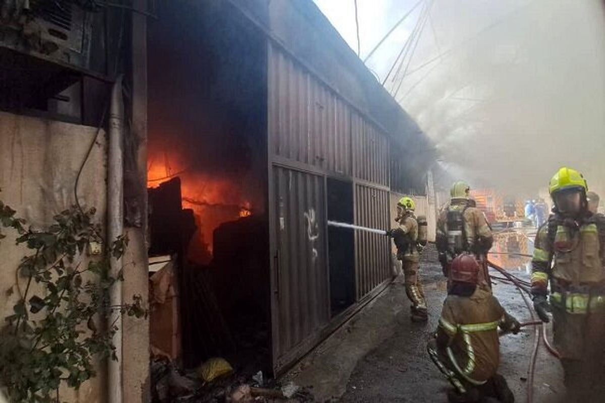 آتش سوزی وحشتناک در تهران ۲ کشته بر جای گذاشت+فیلم