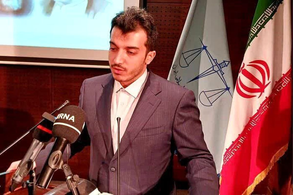 شایعه خودکشی دختر "اکبر طبری" تکذیب شد