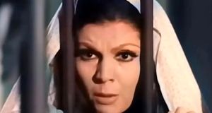 چهره «فروزان» در ۳۵ سالگی هنگام بازی در فیلم دشنه