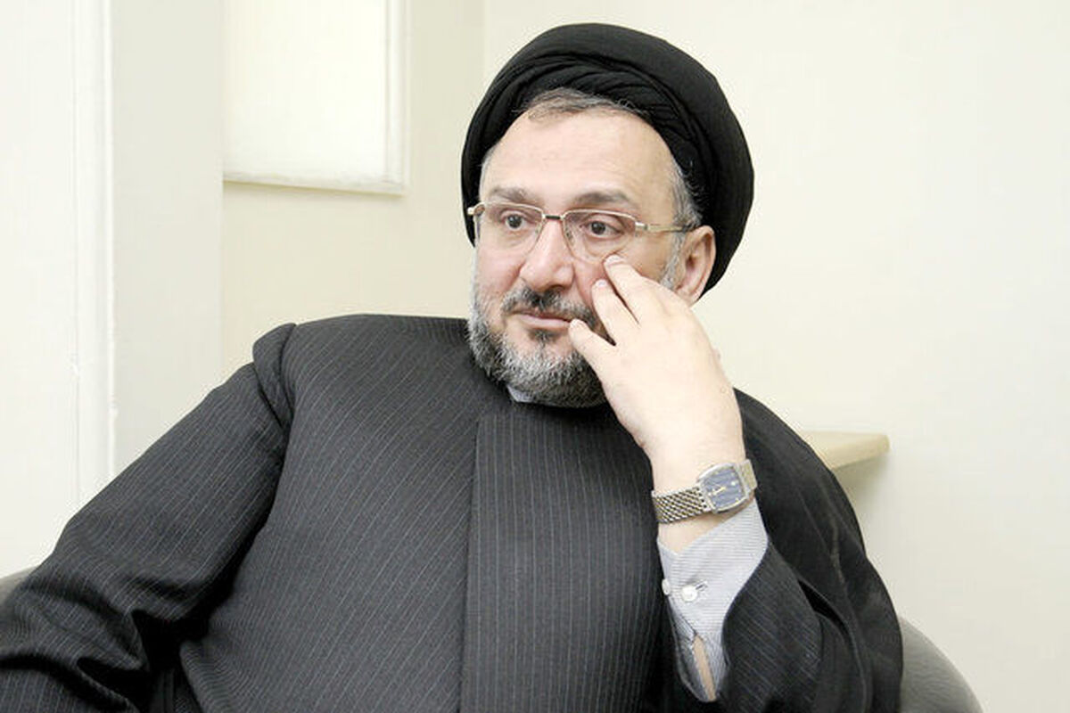 روحانی سرشناس، پشت رئیس جمهور و کابینه‌اش درآمد