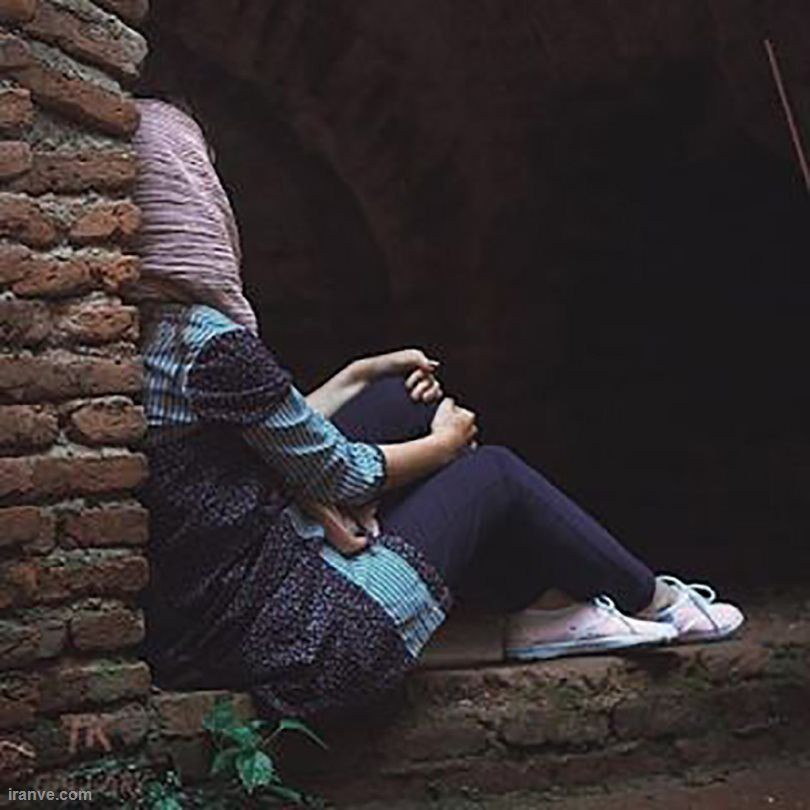 شوهر بی‌غیرتم از هم خوابی من با دوستانش لذت می‌برد !