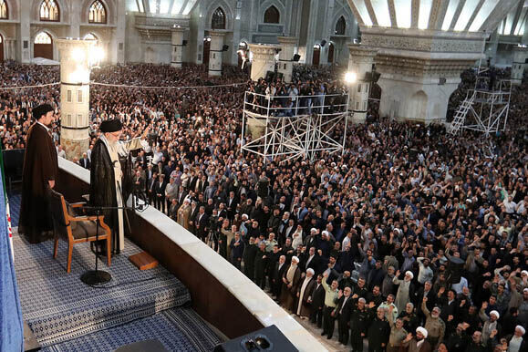 رهبر انقلاب: امام خمینی روح جمهوری اسلامی است 