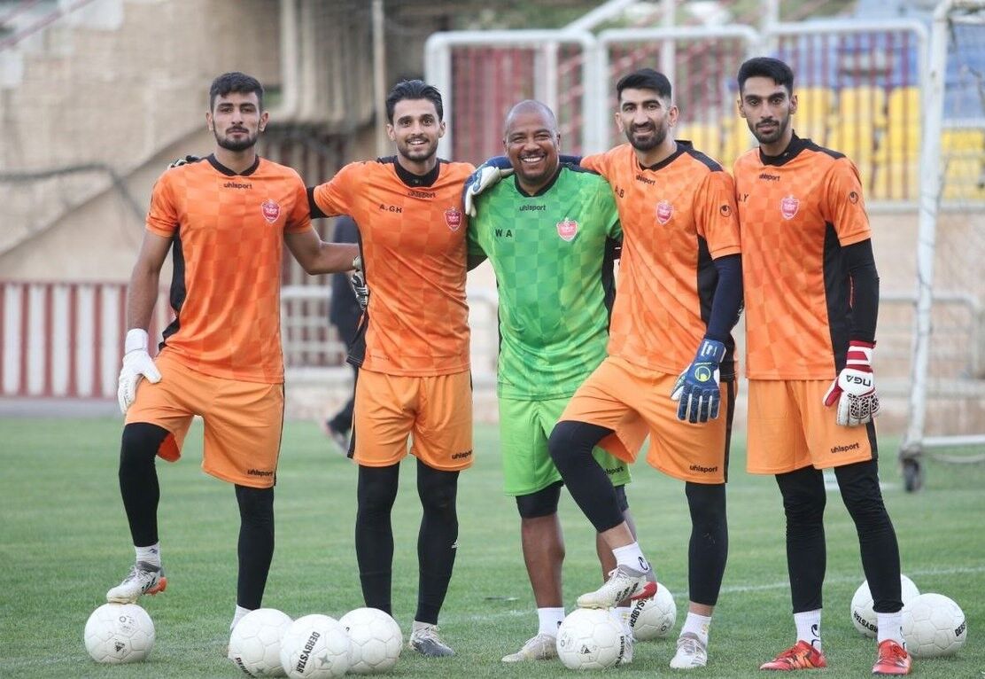 سبک جالب و متفاوت مربی دروازه‌بان‌های پرسپولیس