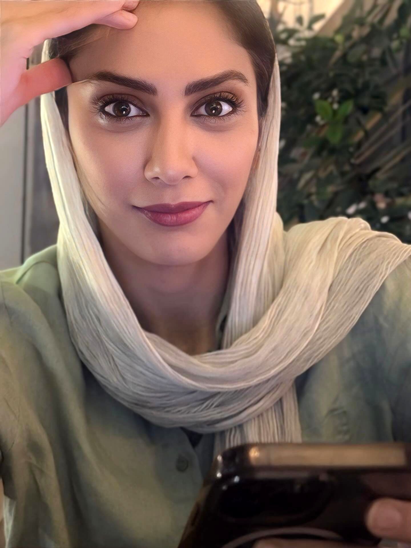 پست احساسی مونا فرجاد برای خواهرش