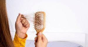 چه غذاهایی باعث ریزش مو می شود؟