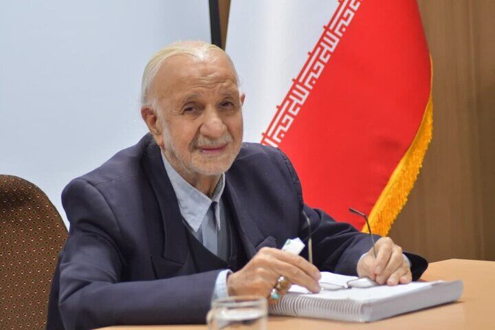 فارغ التحصیلی پیرترین دانشجوی ایرانی با ۹۲ سال سن از دانشگاه ارومیه + عکس