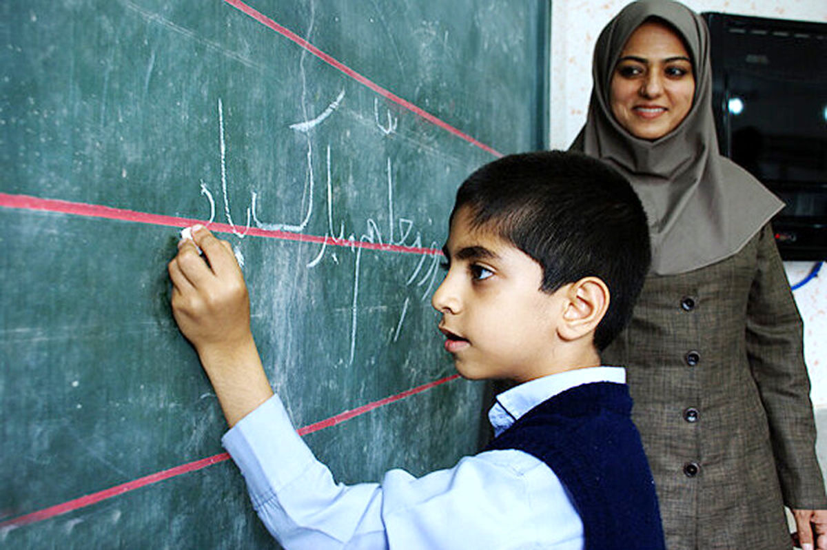 معلمان منتظر افزایش حقوق چشمگیر باشند+ زمان اجرایی شدن