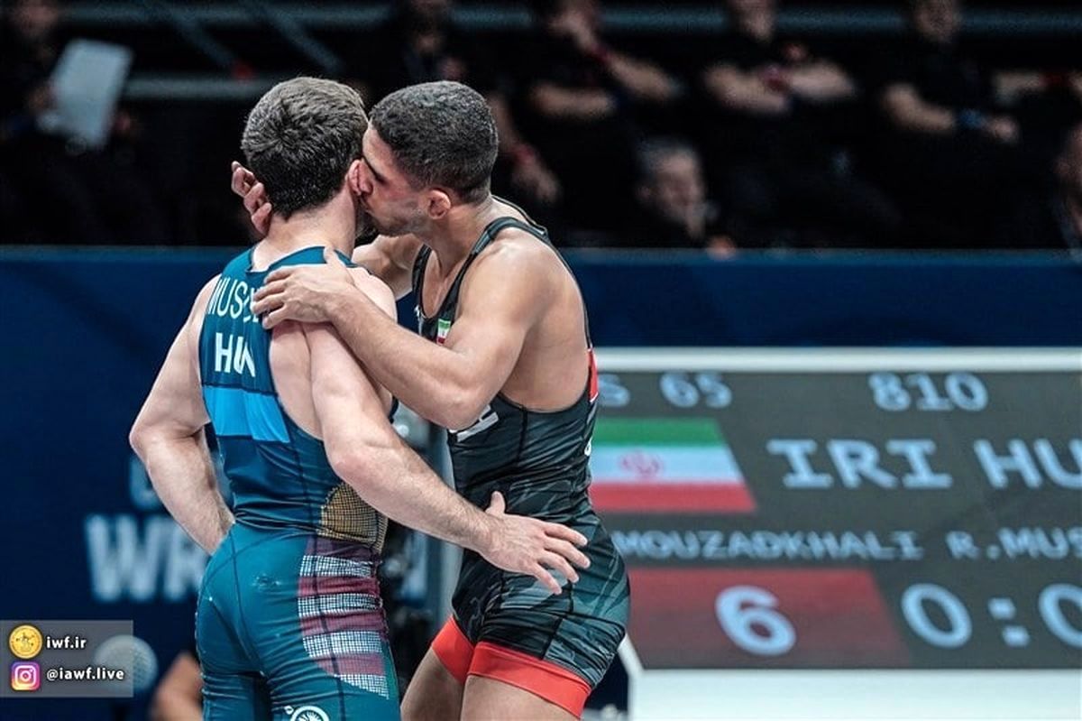 بوسه کشتی‌گیر ایرانی در مسابقات جهانی جنجالی شد! 